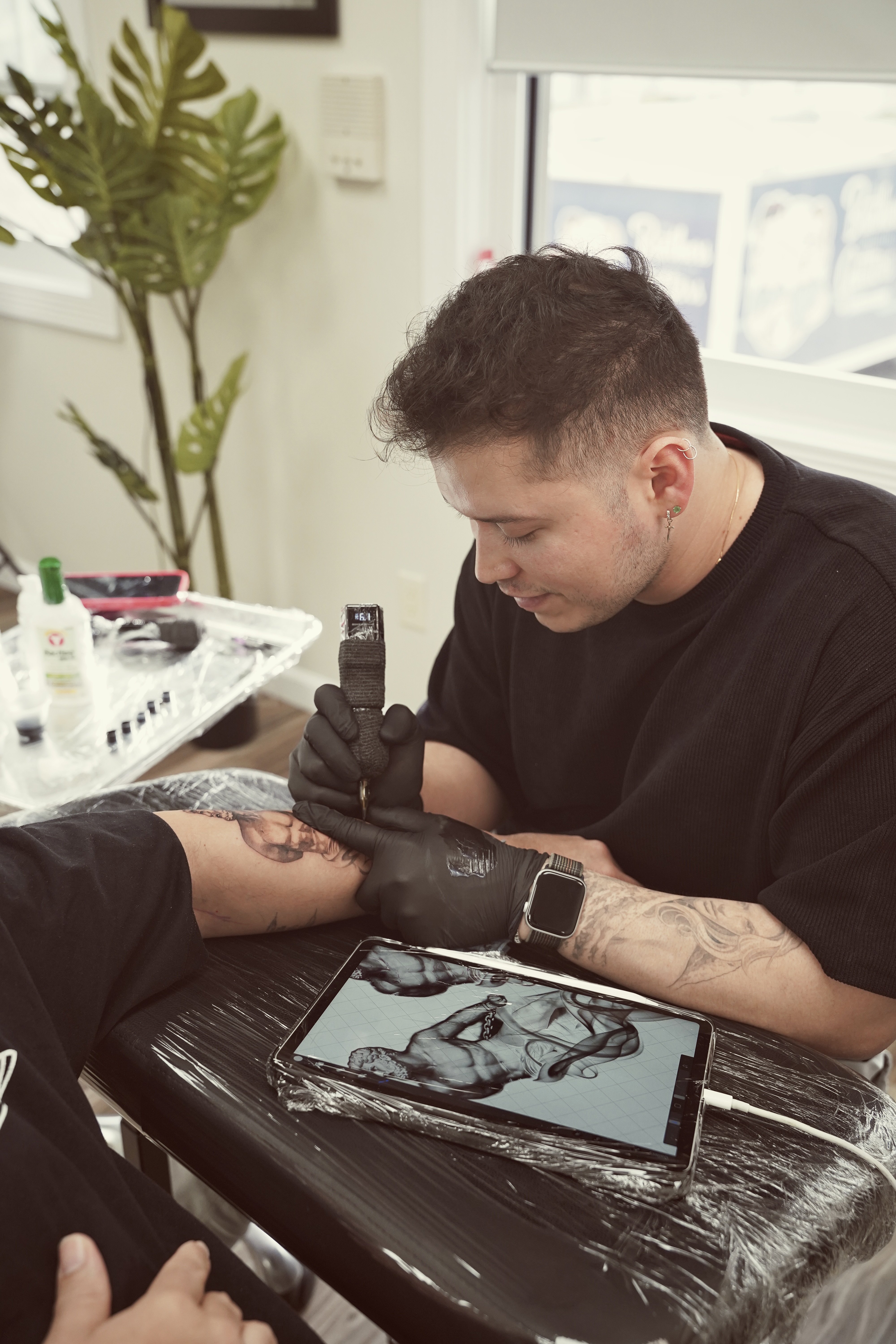 Raul Dares, fine line and realism tattoo artist in Freeport, NY
